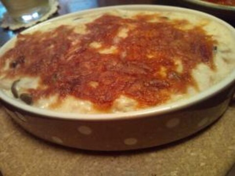 ホワイトソースが決め手♪鶏ひき肉とキノコのドリア